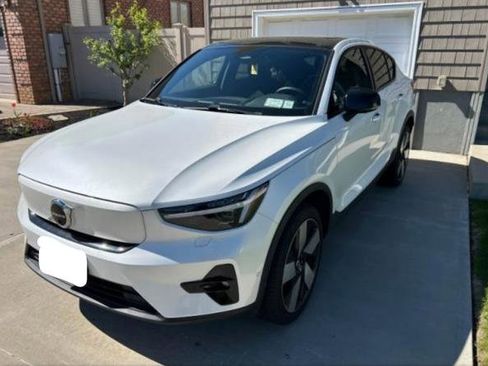 Used 2023 Volvo C40 P8 Recharge Ultimate AWD/4WD image 1