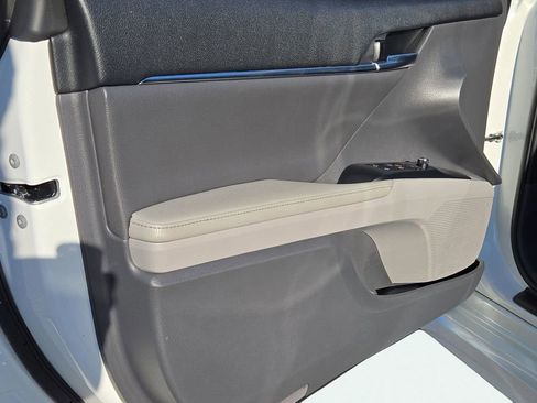 Used 2020 Toyota Camry XSE image 16