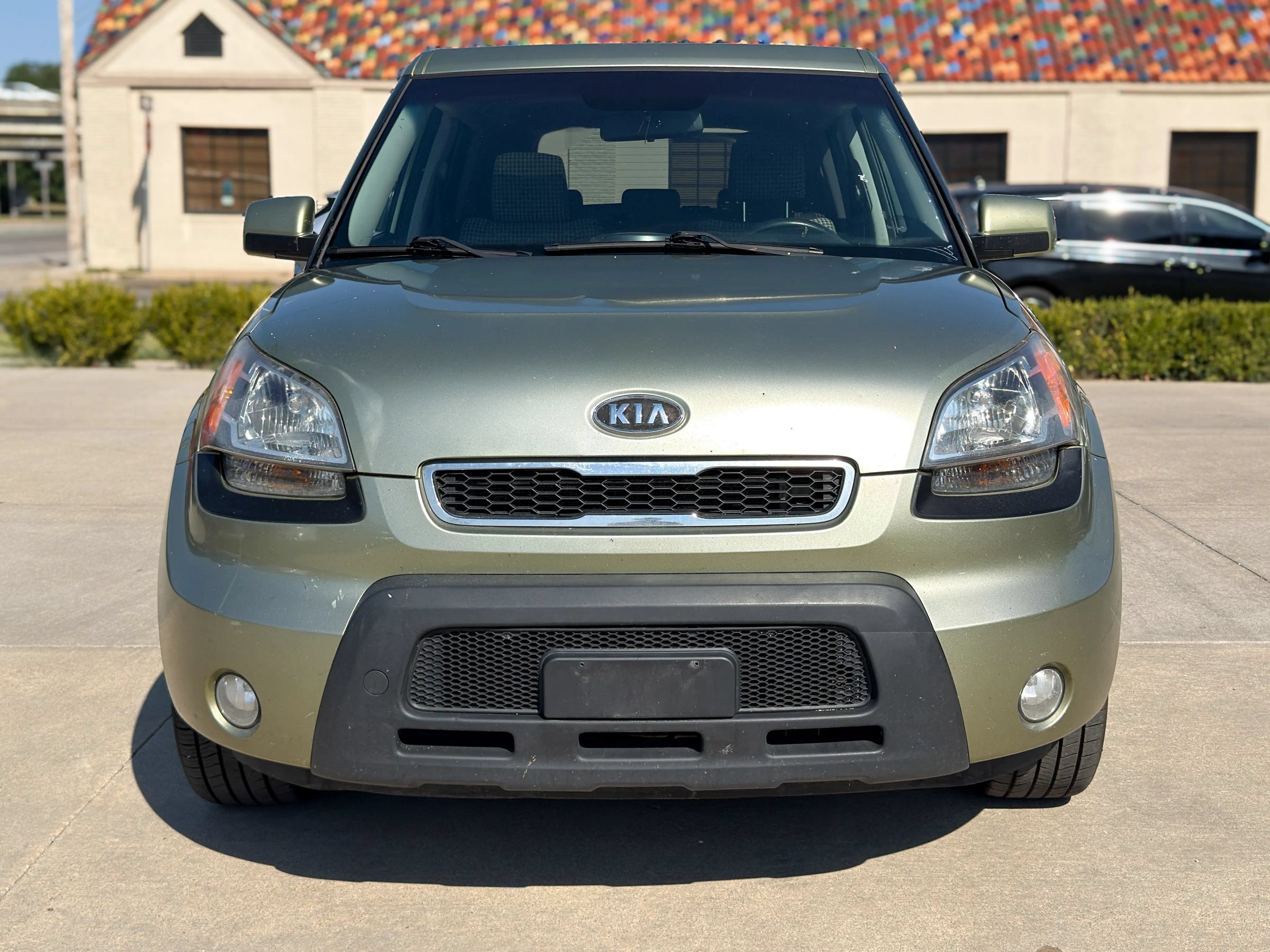 Used 2010 Kia Soul ! FWD image 2