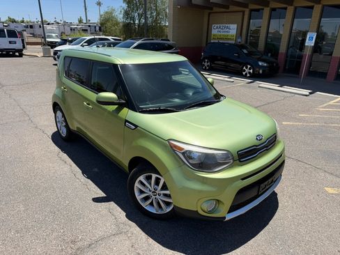 Used 2018 Kia Soul + FWD image 2