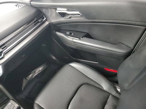 Used 2024 Kia Sportage SX image 11