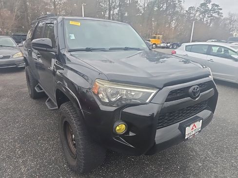 Used 2014 Toyota 4Runner SR5 image 3