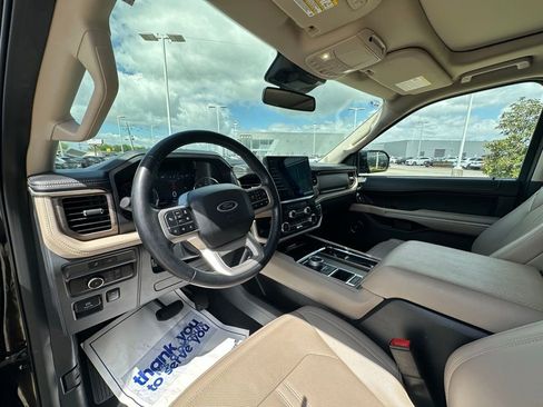Used 2024 Ford Expedition Max Limited image 13