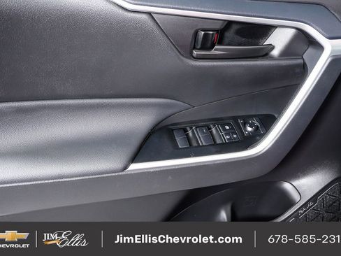 Used 2025 Toyota RAV4 LE image 7