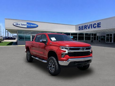 Used 2022 Chevrolet Silverado 1500 LT w/ Z71 Off-Road Package AWD/4WD image 2