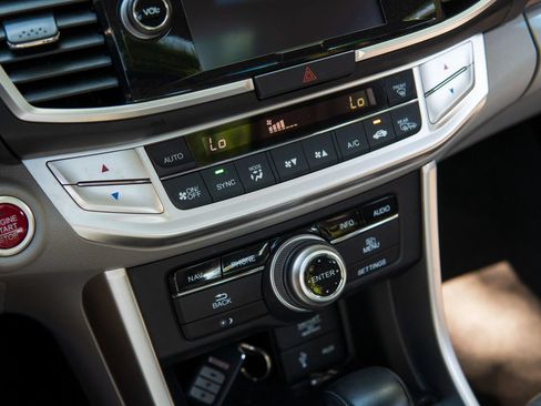 Used 2013 Honda Accord Touring image 37