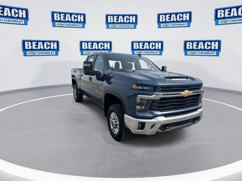 Used 2025 Chevrolet Silverado 2500 LT w/ Convenience Package AWD/4WD image 2
