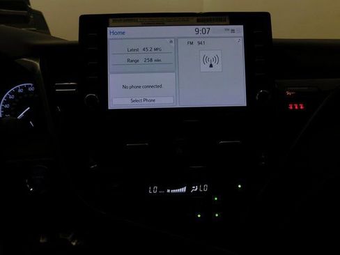 Used 2024 Toyota Camry SE image 43