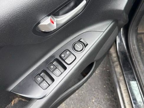 Used 2023 Kia Rio LX FWD image 9