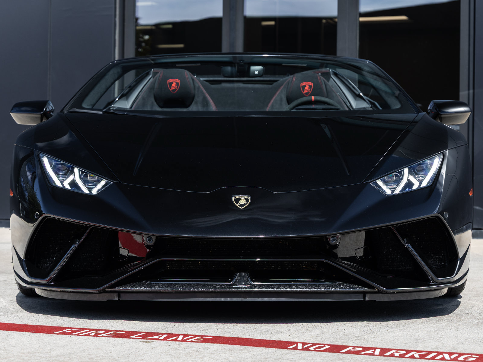 Used 2019 Lamborghini Huracan Performante AWD/4WD image 4
