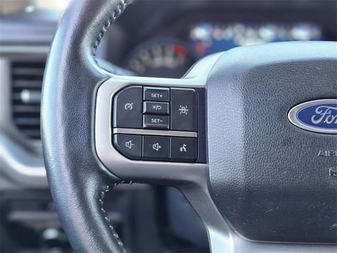 Used 2024 Ford Expedition XLT image 23