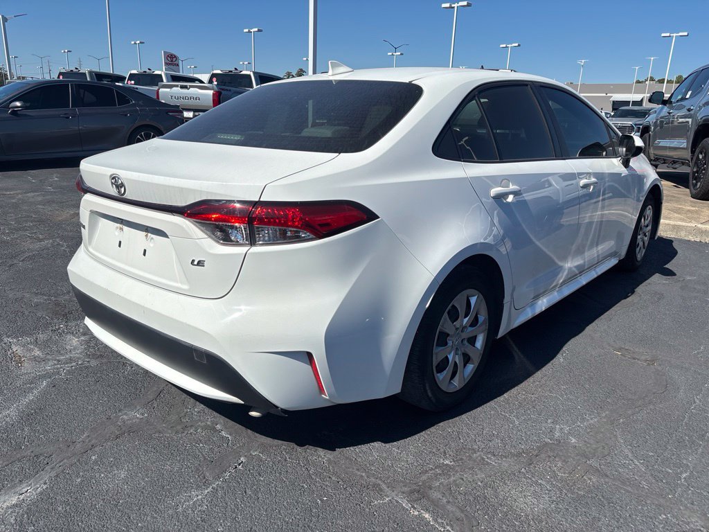 Used 2021 Toyota Corolla LE FWD image 3