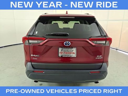 Used 2023 Toyota RAV4 XLE Premium image 6
