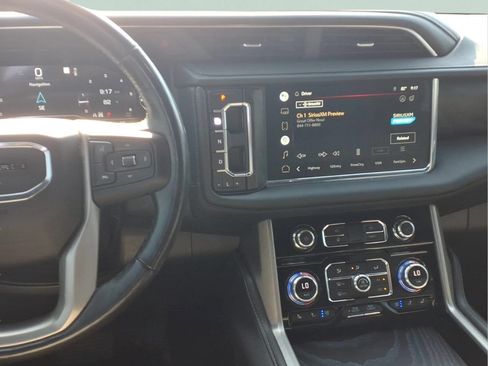 Used 2022 GMC Yukon XL Denali w/ Advanced Technology Package AWD/4WD image 6