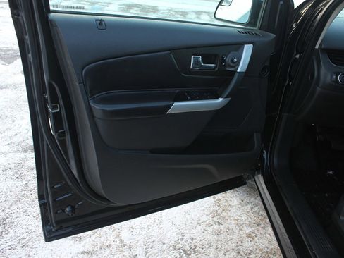 Used 2013 Ford Edge SEL image 25