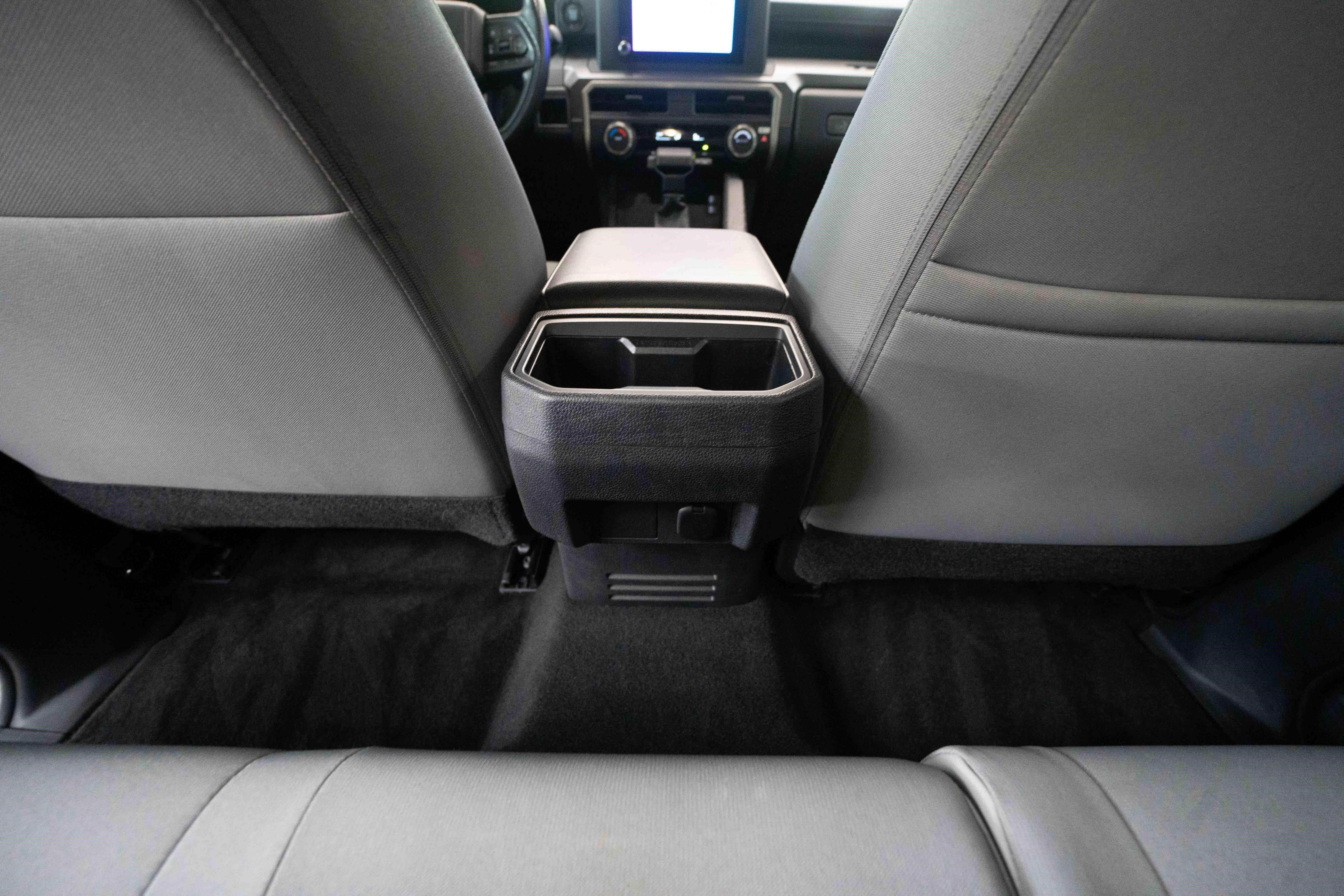 Used 2024 Toyota Tacoma SR5 AWD/4WD image 22