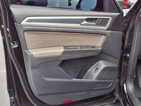 Used 2023 Volkswagen Atlas SEL R-Line image 16