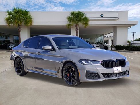 Certified 2022 BMW 530i xDrive w/ M Sport Package image 3