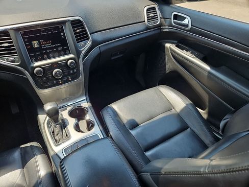 Used 2018 Jeep Grand Cherokee Limited AWD/4WD image 12