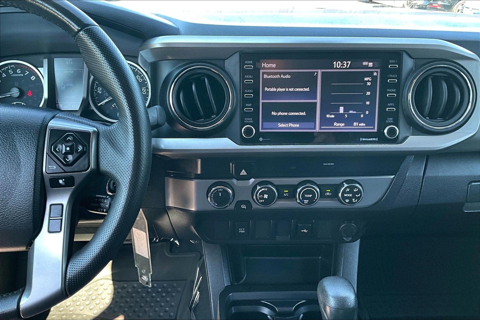 Used 2020 Toyota Tacoma SR5 w/ SR5 Appearance Package (SM) AWD/4WD image 6