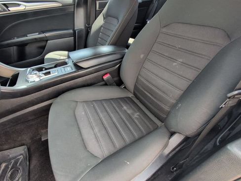Used 2020 Ford Fusion SE FWD image 12