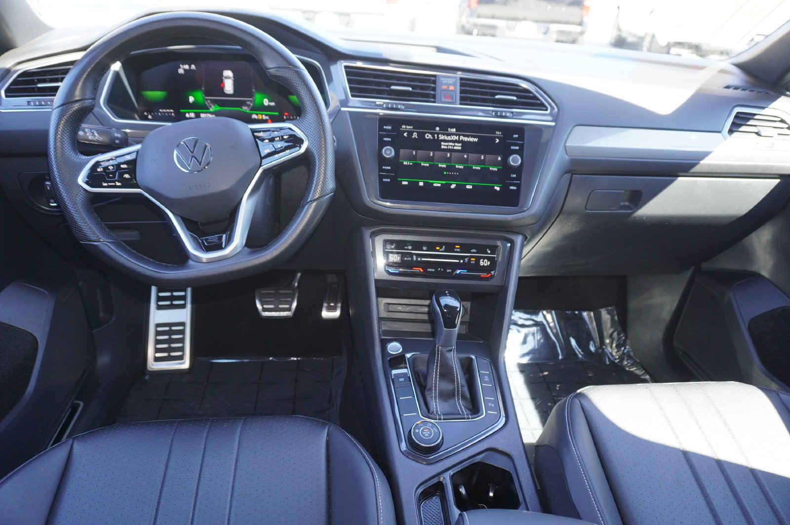 Used 2023 Volkswagen Tiguan SE R-Line AWD/4WD image 11