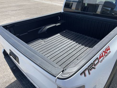 Used 2021 Toyota Tacoma TRD Off-Road w/ Technology Package image 31