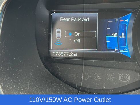 Used 2018 Ford Edge Titanium w/ Technology Package AWD/4WD image 3