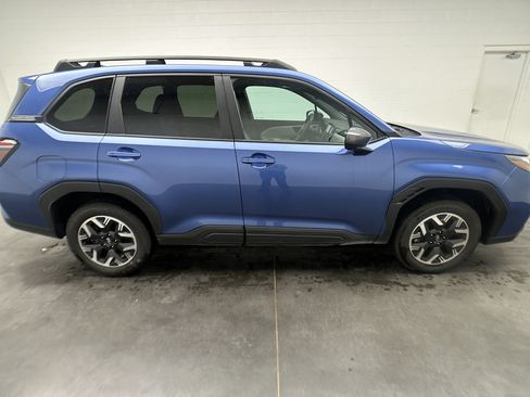Used 2026 Subaru Forester Premium AWD/4WD image 9