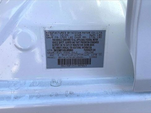 New 2025 Nissan Versa SR w/ Trunk Package image 13