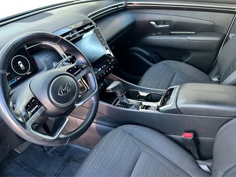 Used 2022 Hyundai Santa Cruz SEL Premium image 2