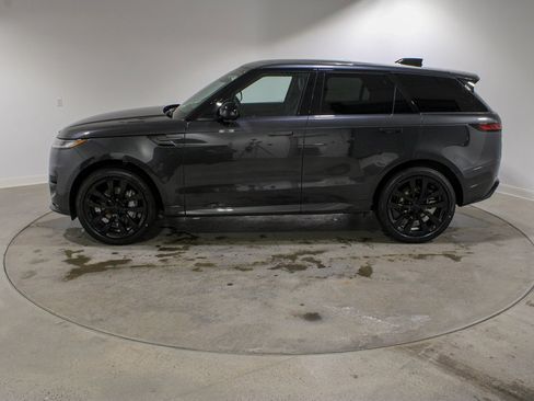 New 2026 Land Rover Range Rover Sport Dynamic SE image 2