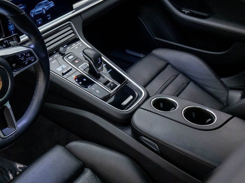 Used 2020 Porsche Panamera 4 image 12