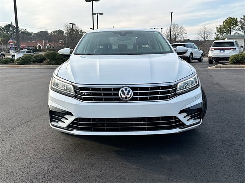 Used 2019 Volkswagen Passat 2.0T SE R-Line image 5