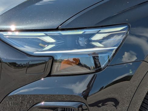 New 2026 Audi SQ8 Prestige AWD/4WD image 9