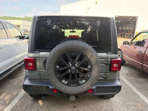 Used 2021 Jeep Wrangler Unlimited Sahara w/ Cold Weather Group AWD/4WD image 6