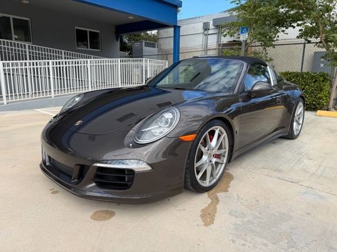 Used 2015 Porsche 911 Targa 4 image 3