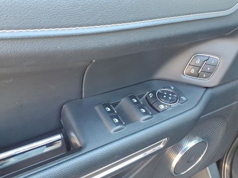 Used 2024 Ford Expedition XLT image 24