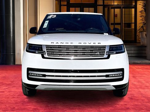 Used 2023 Land Rover Range Rover Long Wheelbase Autobiography image 2