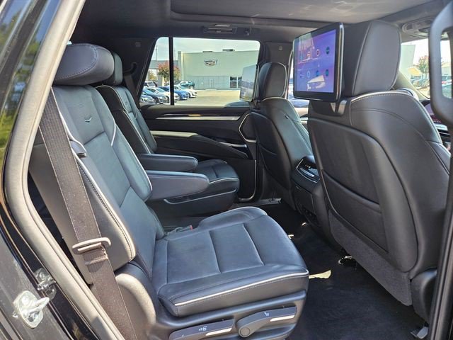 Certified 2026 Cadillac Escalade Luxury AWD/4WD image 15