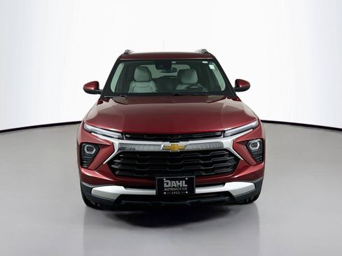 Used 2024 Chevrolet TrailBlazer LT w/ LT Cold Weather Package FWD image 3