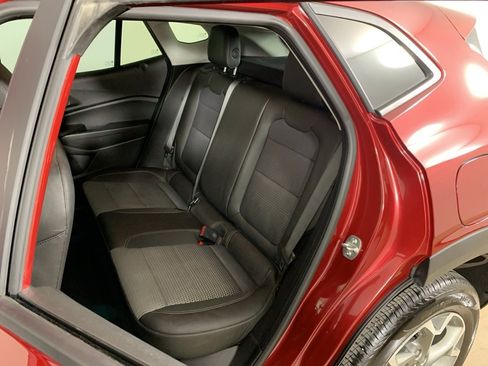 Used 2025 Chevrolet Trax LT image 29