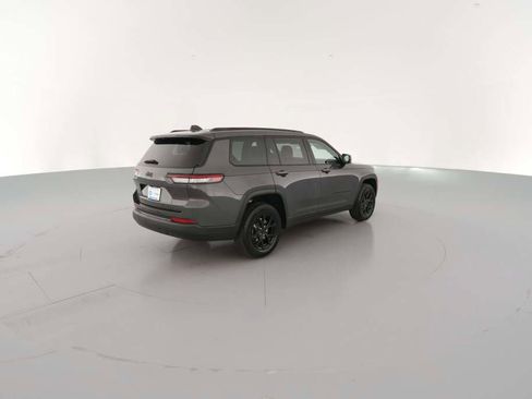 New 2025 Jeep Grand Cherokee L Laredo image 12