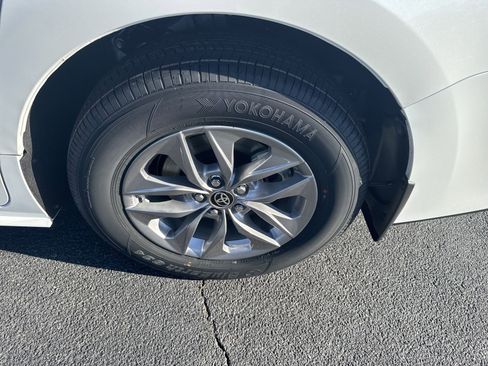 New 2025 Toyota Sienna XLE image 12