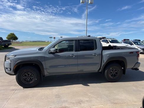 Used 2025 Nissan Frontier PRO-4X image 4
