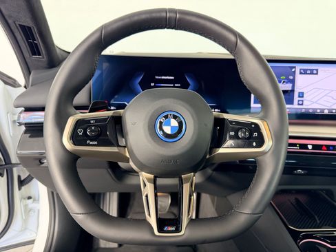 Used 2026 BMW i5 eDrive40 w/ Executive Package AWD/4WD image 11