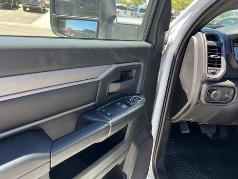 New 2024 RAM 3500 Tradesman AWD/4WD image 13