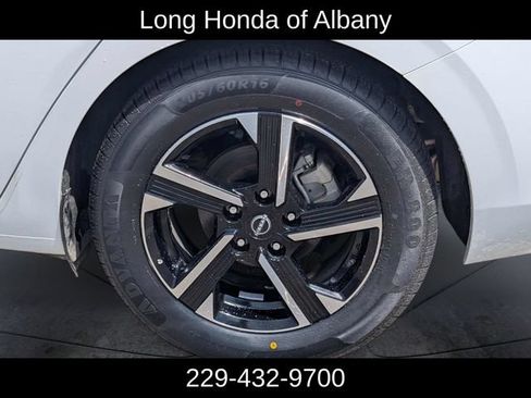 Used 2025 Nissan Sentra SV FWD image 10