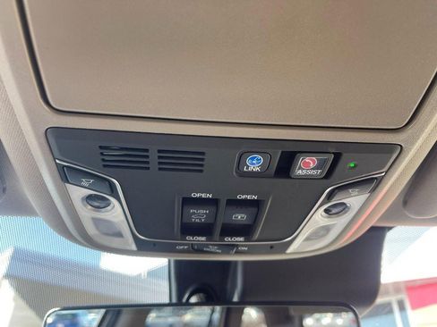 Used 2020 Honda Pilot Elite image 40