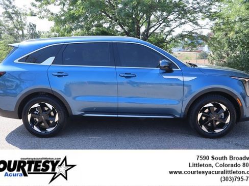 Used 2025 Kia Sorento EX AWD/4WD image 7